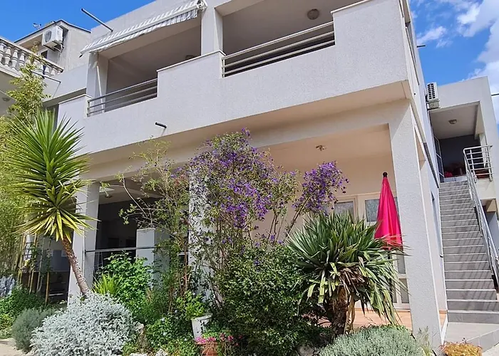 Lu-ka 홀리데이파크 *